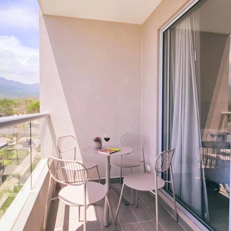 1BD Luxe Shore & Balcony Sunrise Next to the Beach - One-Bedroom Apartment - 15
