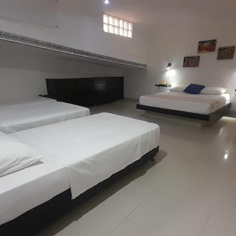 Sunset Taganga Hotel - Deluxe Family Room - 1