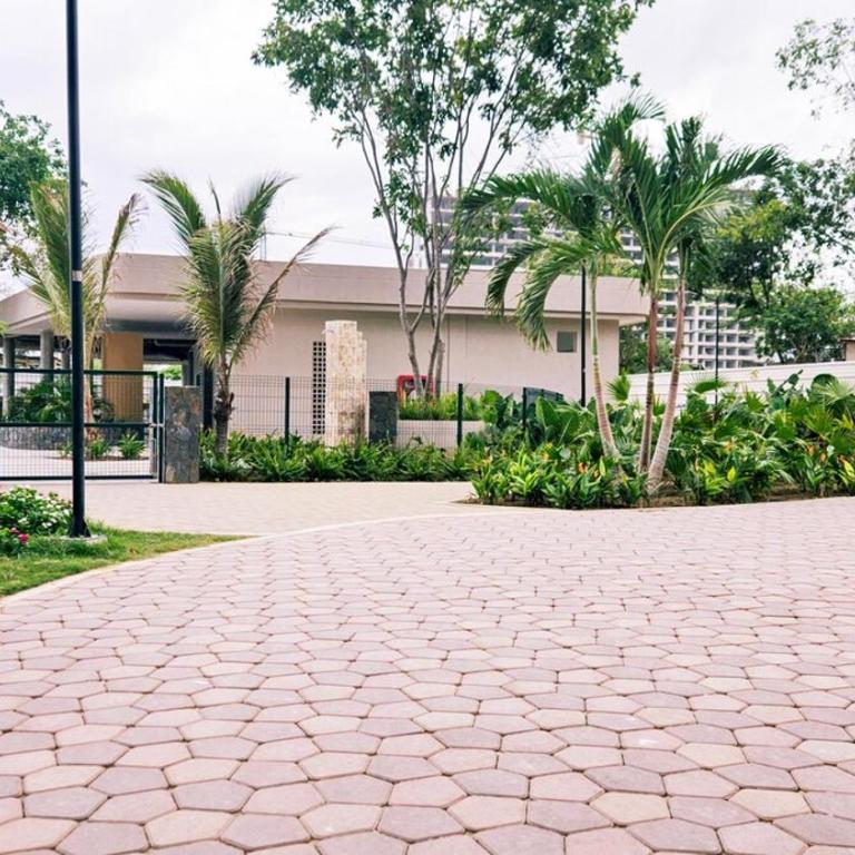 1BD Luxe Shore & Balcony Sunrise Next to the Beach - One-Bedroom Apartment - 31