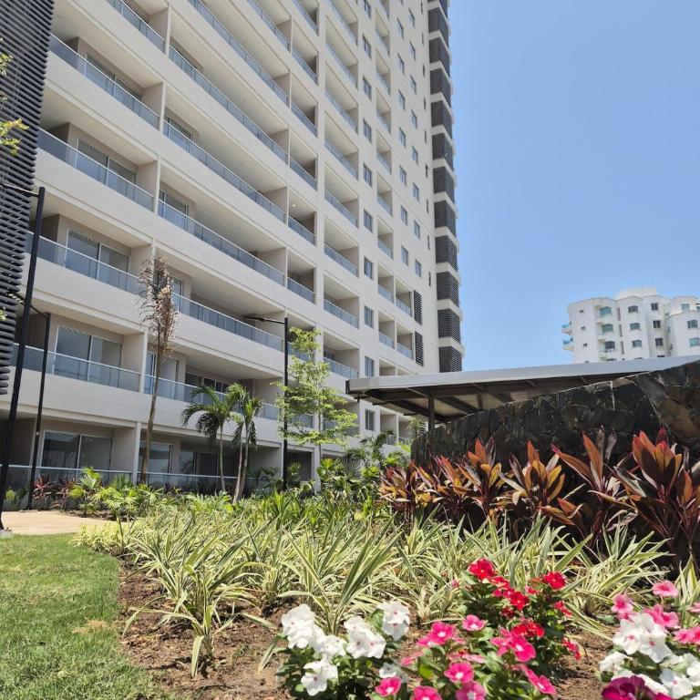 1BD Luxe Shore & Balcony Sunrise Next to the Beach - One-Bedroom Apartment - 35