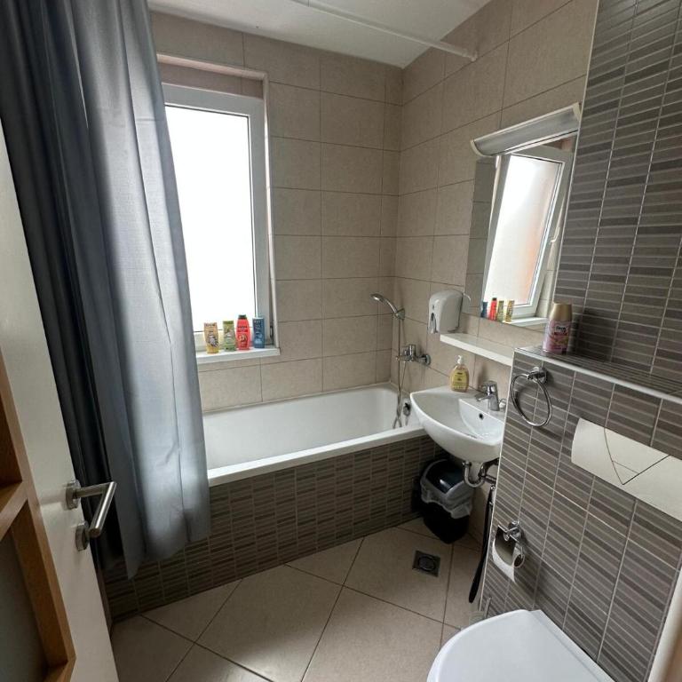 Modern apartment with Wi fi and balcony - One-Bedroom Apartment - 5