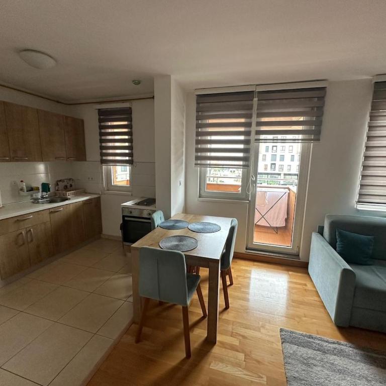 Modern apartment with Wi fi and balcony - One-Bedroom Apartment - 9