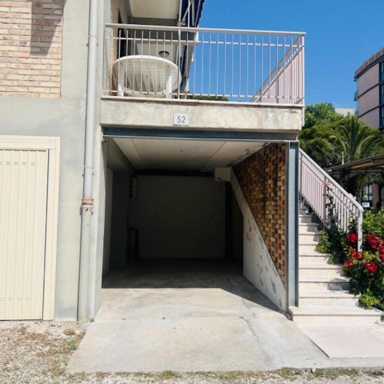 Flat with large balcony in Bibione - Appartamento - 12