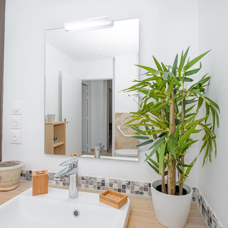 Résidence Le Jardin d'Eugénie - Penthouse-Apartment - 11