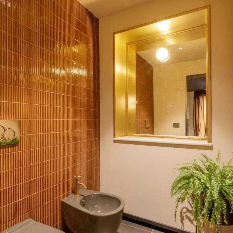 Daplace - Palazzo Serpe Suites near Colosseum - Superior Suite - 8