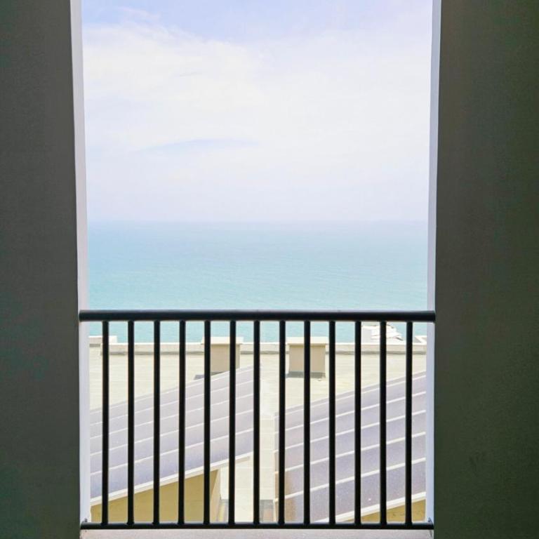 1BD Luxe Shore & Balcony Sunrise Next to the Beach - Apartamento de 1 dormitorio - 10