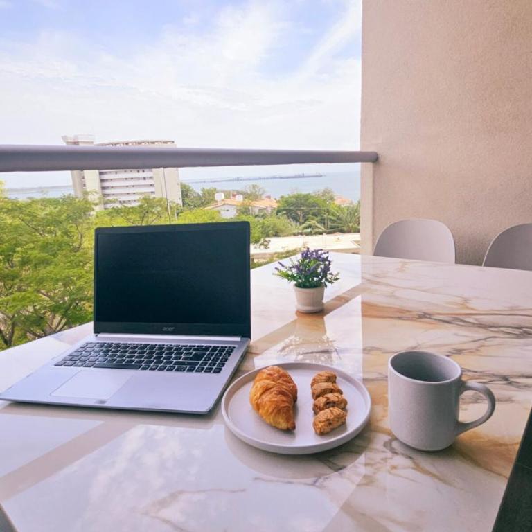 1BD Luxe Shore & Balcony Sunrise Next to the Beach - Apartamento de 1 dormitorio - 14