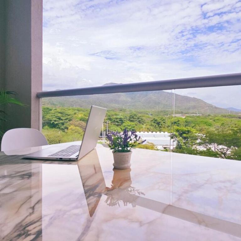 1BD Luxe Shore & Balcony Sunrise Next to the Beach - Apartamento de 1 dormitorio - 32