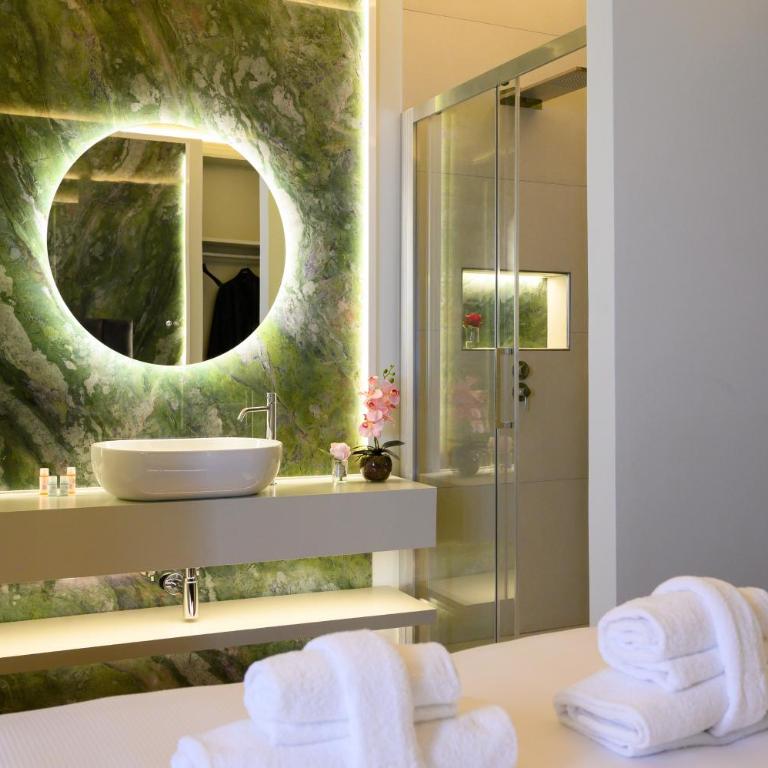 Antinous Suites - Camera Deluxe Matrimoniale/Doppia con Letti Singoli - 1