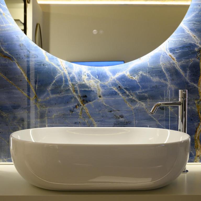 Antinous Suites - Suite con Vasca Idromassaggio - 12