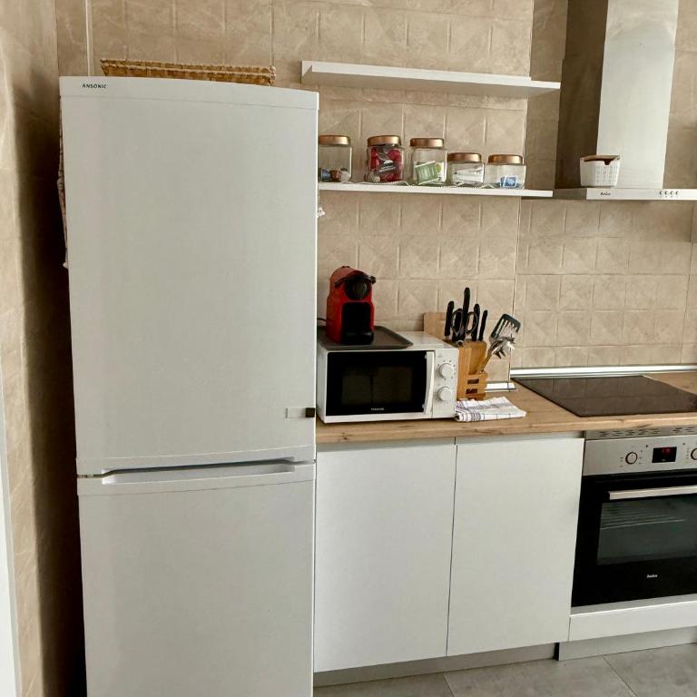 Apartamento Único en Plaza del Pilar - Three-Bedroom Apartment - 33