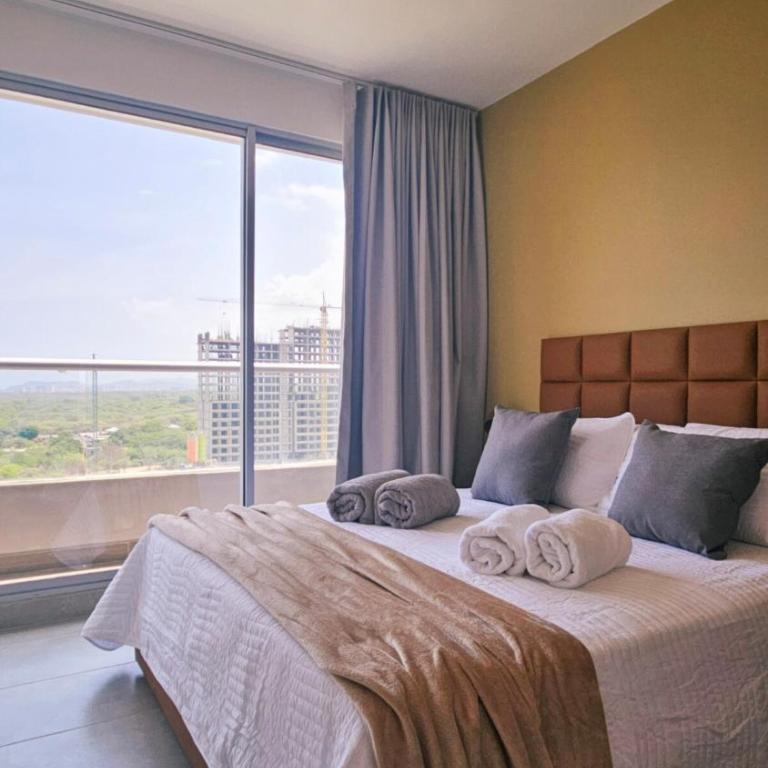 Luxe Shore & Balcony Sunrise 1108 - One-Bedroom Apartment - 1