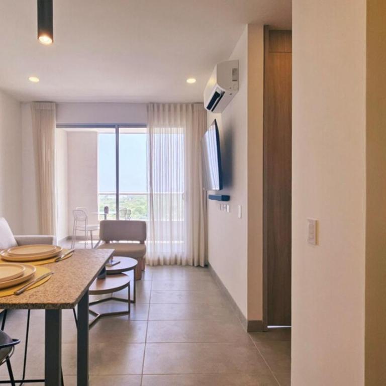 Luxe Shore & Balcony Sunrise 1108 - One-Bedroom Apartment - 9