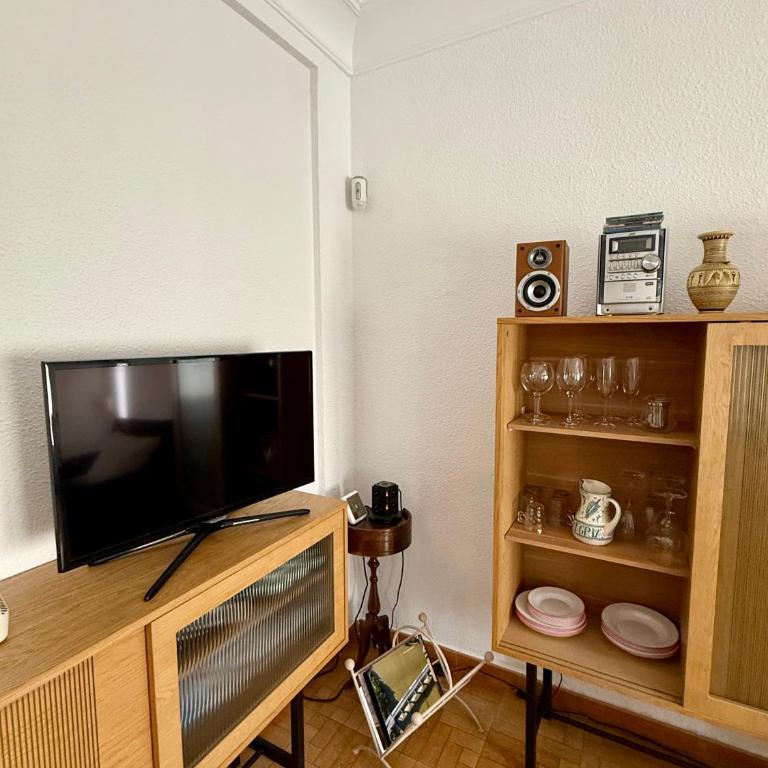 Apartamento Único en Plaza del Pilar - Three-Bedroom Apartment - 3