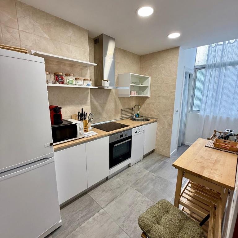 Apartamento Único en Plaza del Pilar - Three-Bedroom Apartment - 34