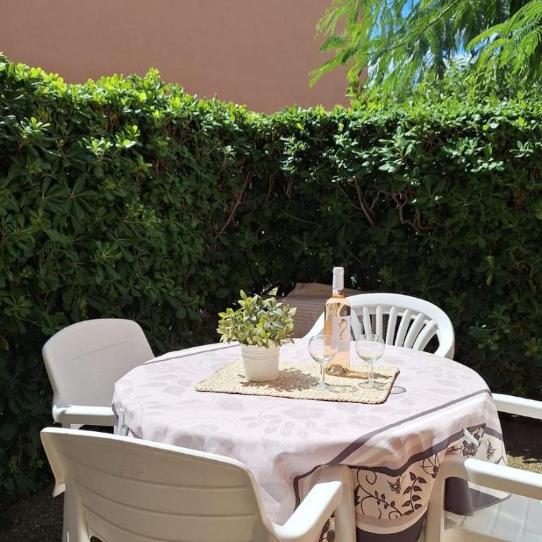Les Soleillades - T2 cosy pour 4 pers - Piscine, parking privé, à 100m de la plage - LaConciergerieByNina - Appartement 1 Chambre - 15