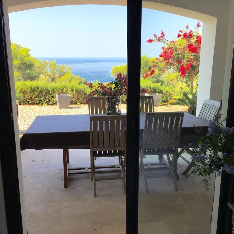 Villa Mesomax - Vue Mer & Piscine à Hyères-Carqueiranne - Maison 3 Chambres - 40