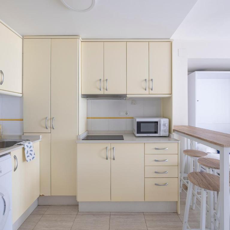 Apartamentos Currus Los Caballos - Studio with Sea View - 8