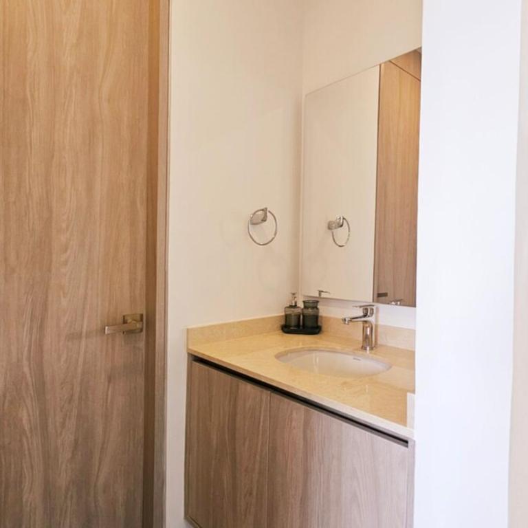 Seaside Retreat Beach Entrance 20th Floor - One-Bedroom Apartment - 6