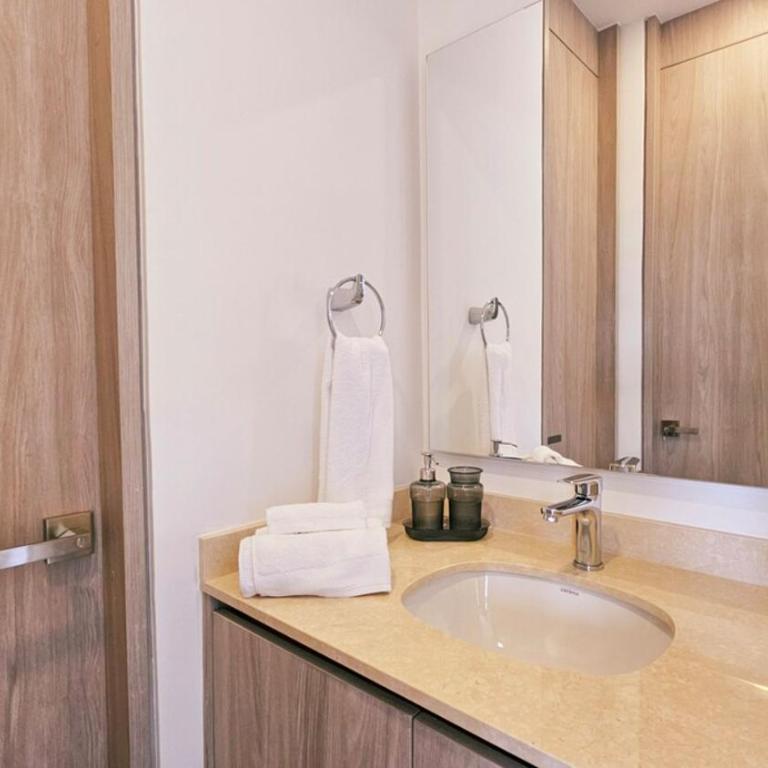 Seaside Retreat Beach Entrance 20th Floor - One-Bedroom Apartment - 27