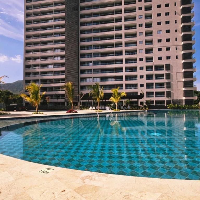Seaside Retreat Beach Entrance 20th Floor - One-Bedroom Apartment - 33