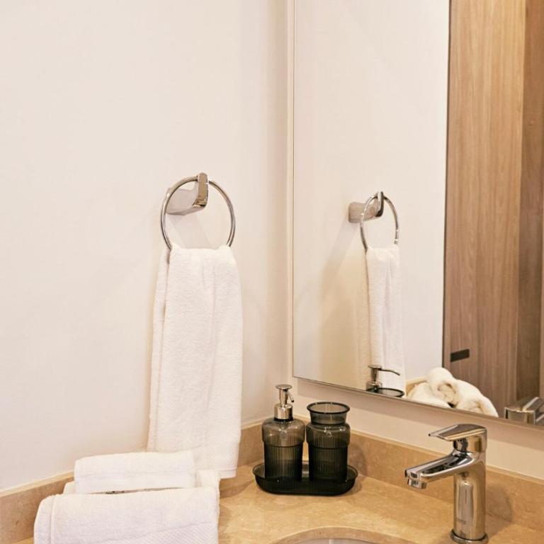 Seaside Retreat Beach Entrance 20th Floor - One-Bedroom Apartment - 43