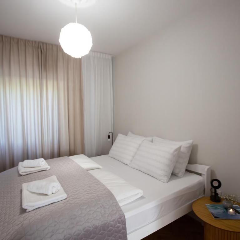 Lumiere Garden Apartment - Two-Bedroom Apartment with Garden View - 7