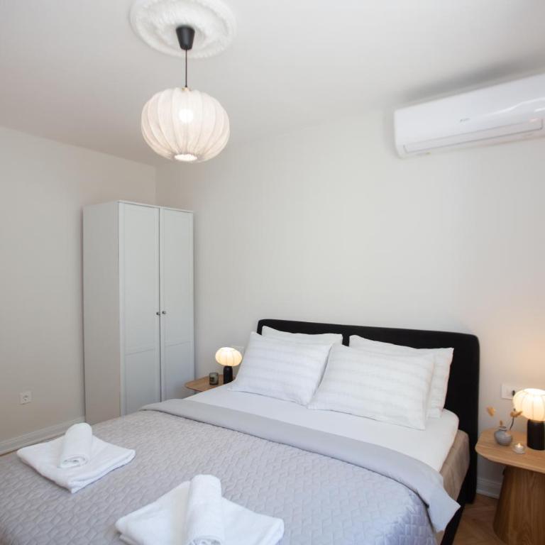 Lumiere Garden Apartment - Two-Bedroom Apartment with Garden View - 16