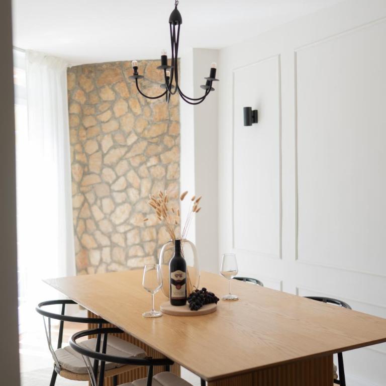 Lumiere Garden Apartment - Two-Bedroom Apartment with Garden View - 29