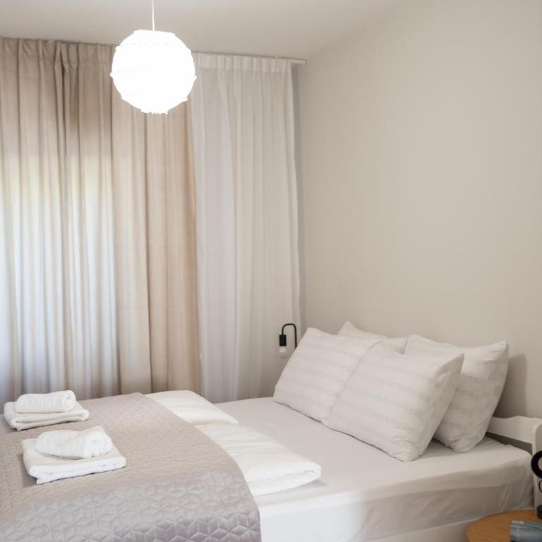 Lumiere Garden Apartment - Two-Bedroom Apartment with Garden View - 17