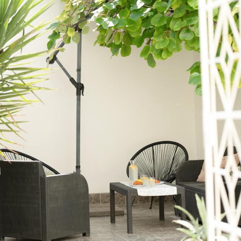 Lumiere Garden Apartment - Two-Bedroom Apartment with Garden View - 28