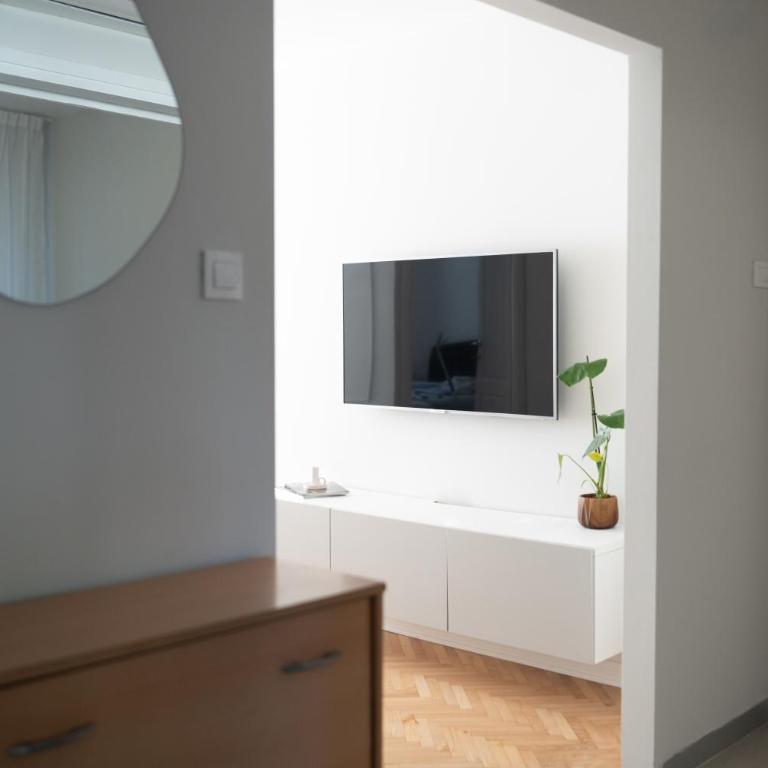 Lumiere Garden Apartment - Two-Bedroom Apartment with Garden View - 44