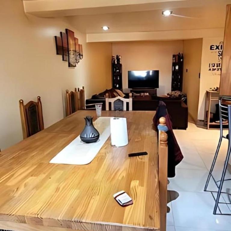 Hermoso Departamento a 5 Minutos del Centro de 3 Dormitorios, 1 Baño, Cochera Cubierta - Apartamento de 2 dormitorios - 4