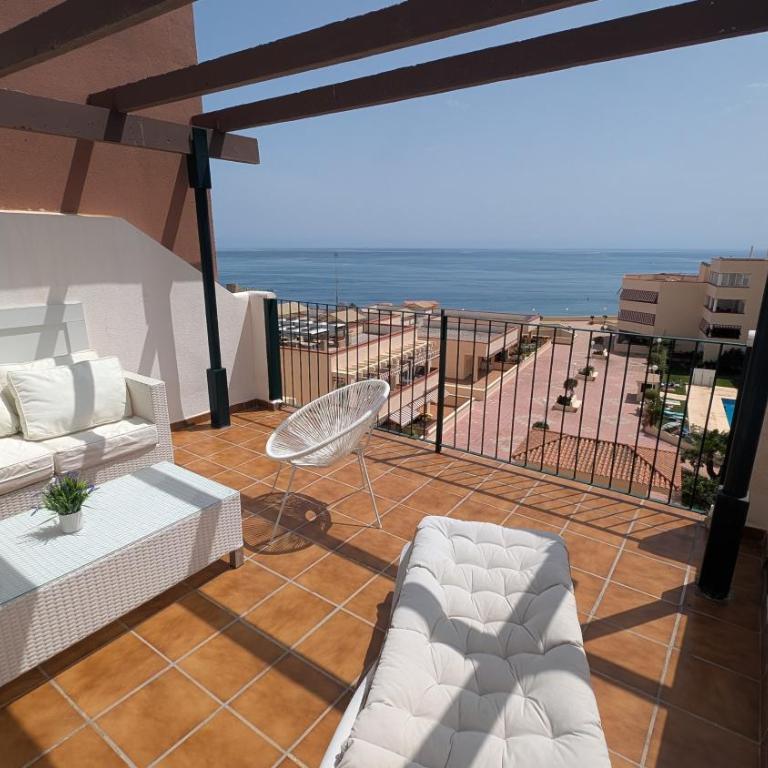 Sea View Penthouse in Benalmádena - One-Bedroom Apartment - 7