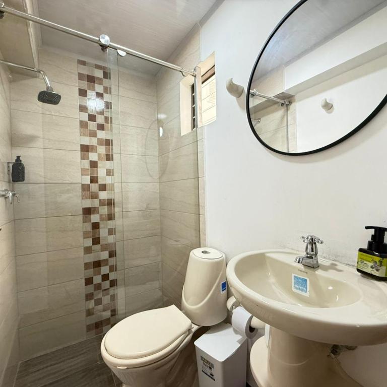 Laureles Boutique Stay - Double Room with Shared Bathroom - 8