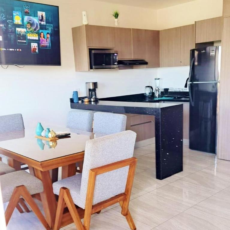 Marina Cerritos de Lujo - Azul Cielo - 5 Albercas - Two-Bedroom Apartment - 4