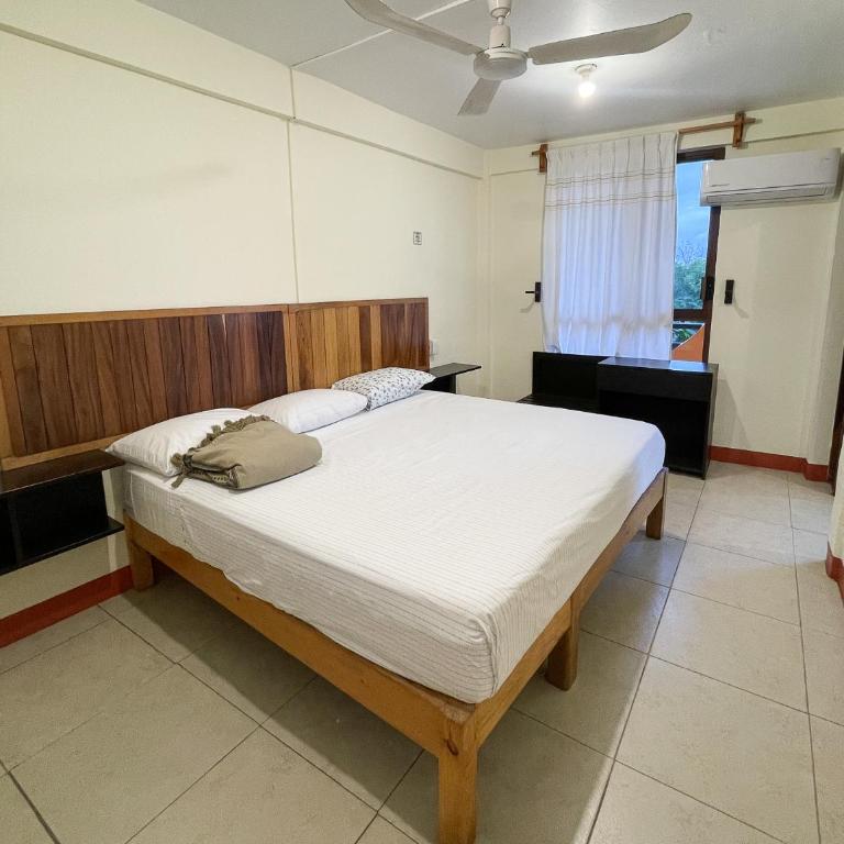 Bacanda Hotel - Habitación con cama extragrande. - 5