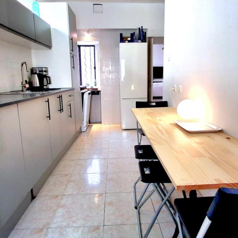 Bel appartement 2 chambres au calme centre Arenes - Two-Bedroom Apartment - 10
