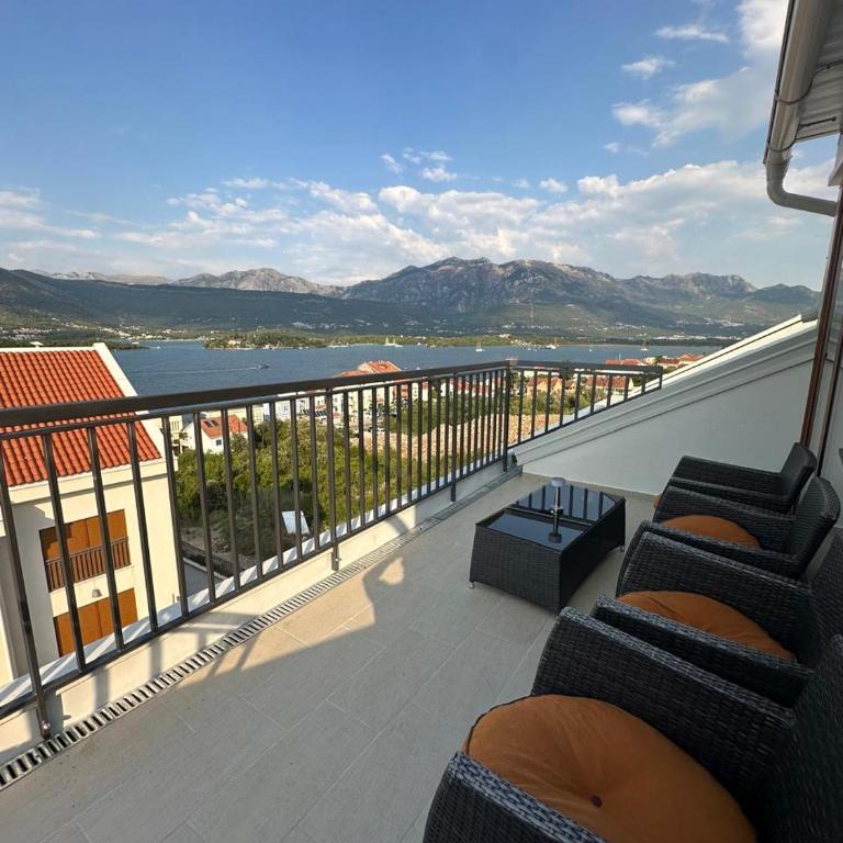 Apartments Dream - Apartman sa 2 Spavaće Sobe i Pogledom na More - 1