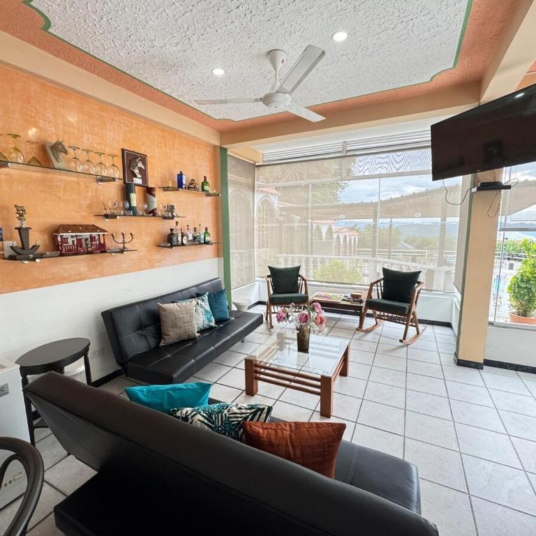 Hermosa casa en Anapoima, Excelente ubicación - Casa de 6 dormitorios - 11