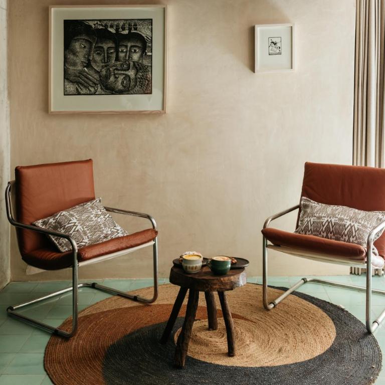 Becino - Deluxe King Room - 8