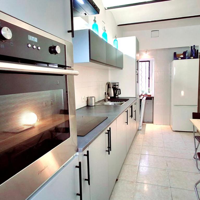 Bel appartement 2 chambres au calme centre Arenes - Two-Bedroom Apartment - 9