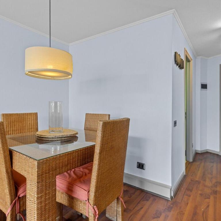 Vista Las Condes - Deluxe One-Bedroom Apartment with City View - 4