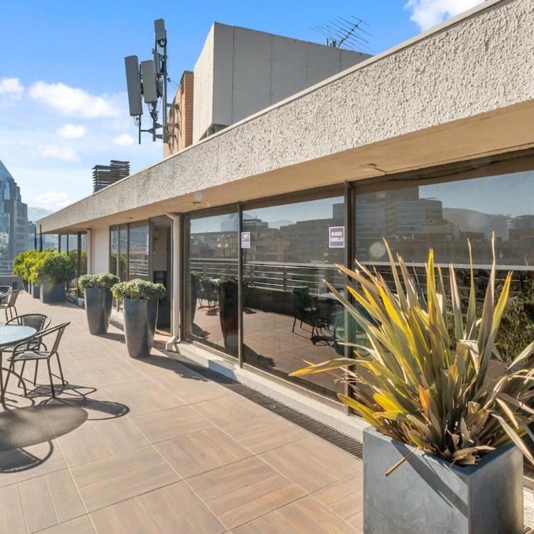 Vista Las Condes - Deluxe One-Bedroom Apartment with City View - 16
