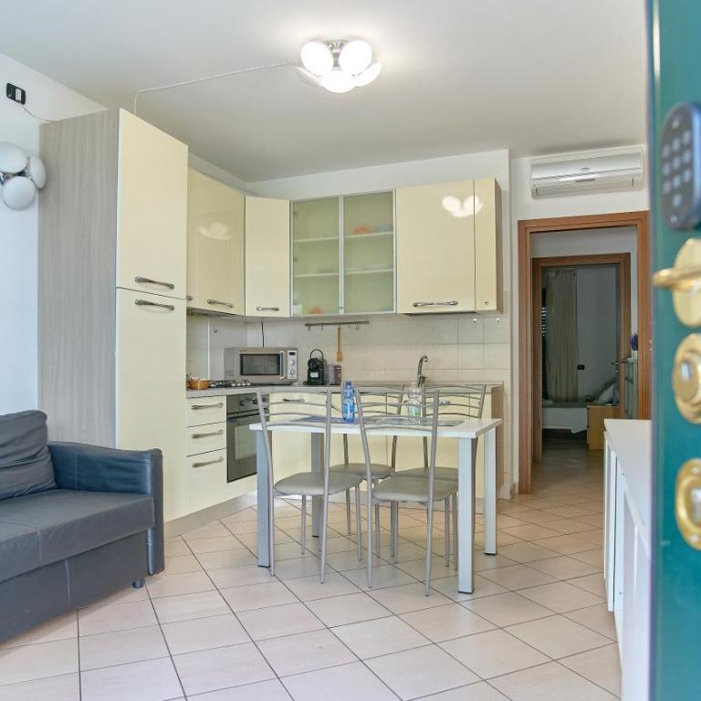 App 8 Accogliente Bilocale con Giardino - Apartamento de 1 dormitorio - 14