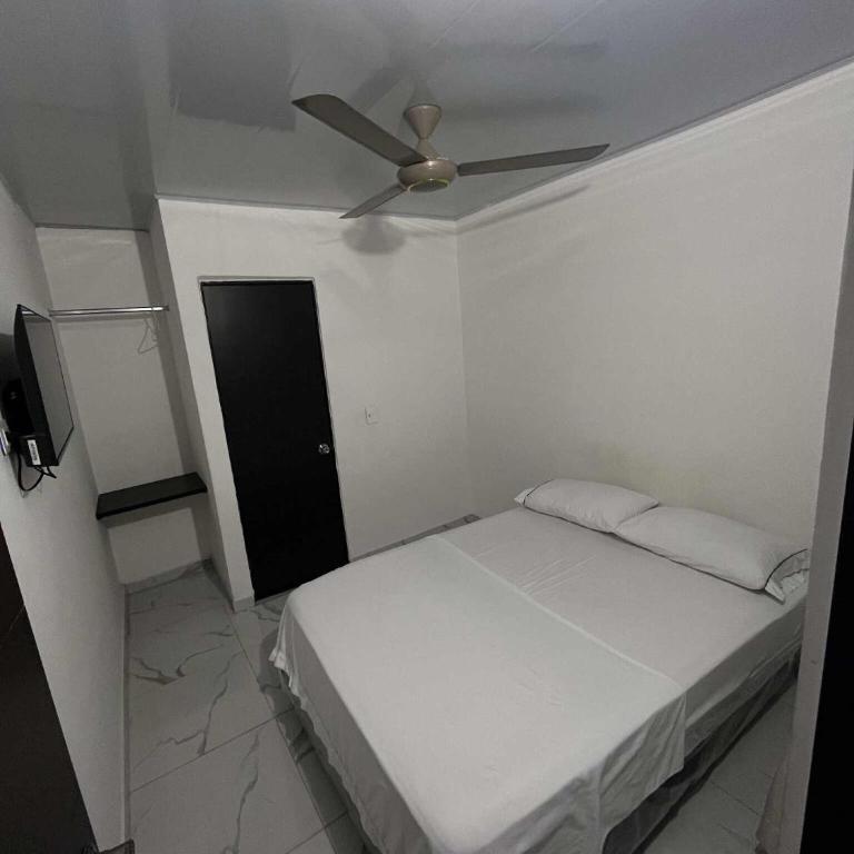 Hotel GB - Double Room - 4