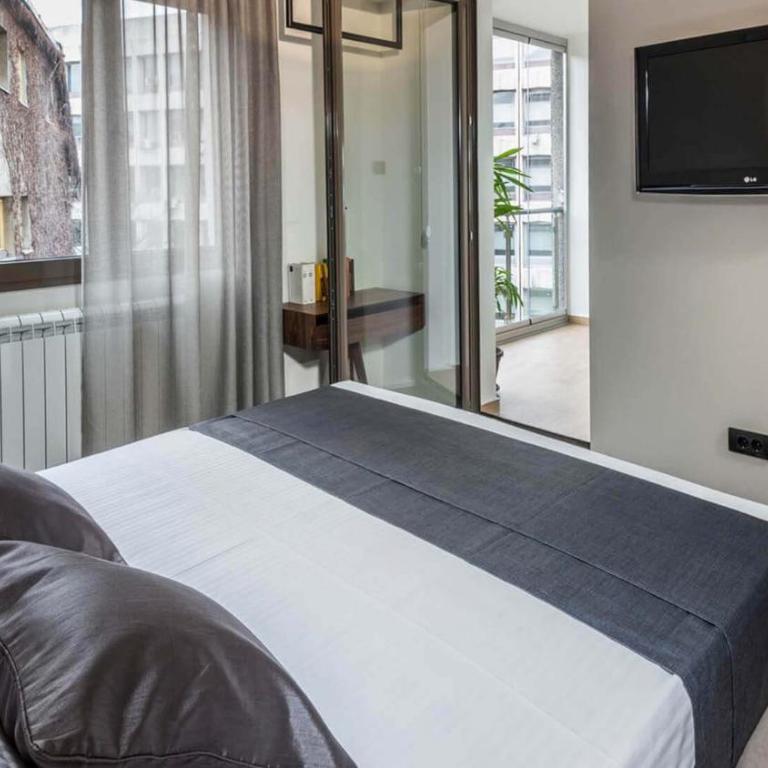 Modern Two Bedroom Central Apartment - Apartman sa 2 Spavaće Sobe - 25