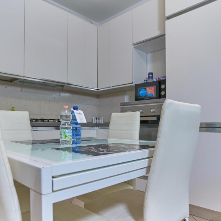 App 7 Modern apartment with private garden - Appartamento con 1 Camera da Letto - 3