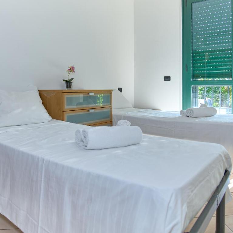 App 7 Modern apartment with private garden - Appartamento con 1 Camera da Letto - 1