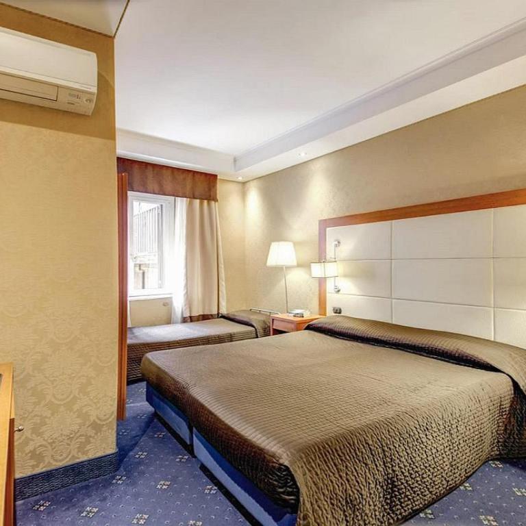 939 Hotel - Camera Tripla Standard - 11